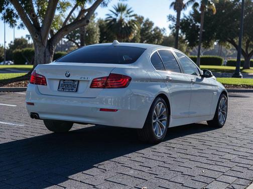 2016 BMW 528 528i