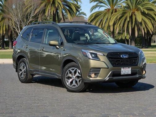 2022 Subaru Forester Premium