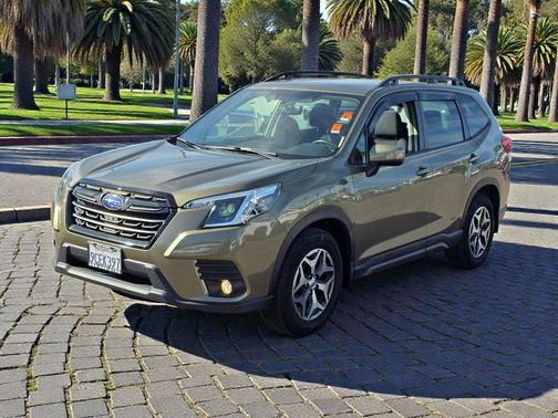 2022 Subaru Forester Premium