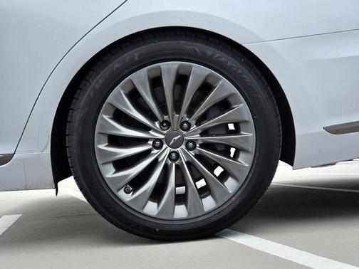 2017 Genesis G90 5.0 Ultimate