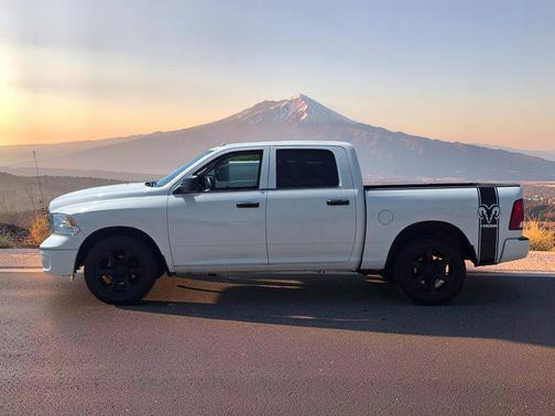 Bright White Clearcoat 2019 RAM 1500 Tradesman