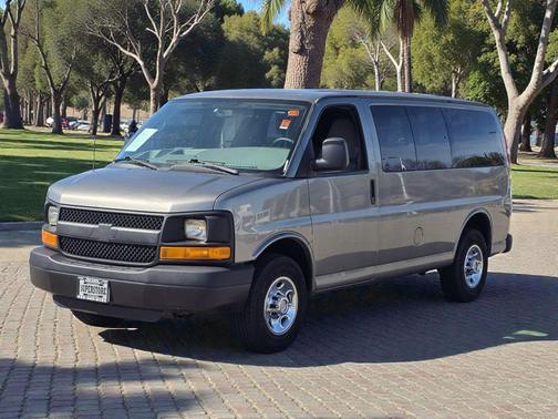 2011 Chevrolet Express 2500 LS