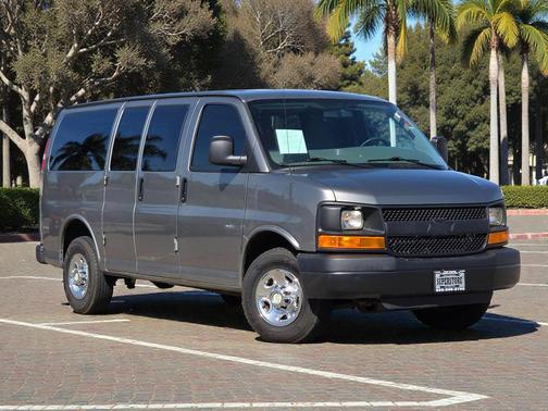 2011 Chevrolet Express 2500 LS