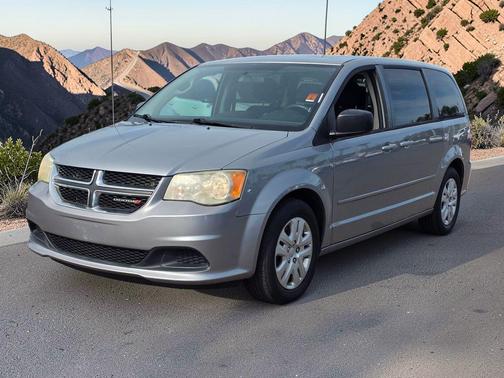 Billet Silver Metallic Clearcoat 2014 Dodge Grand Caravan AVP/SE