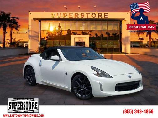 Pearl White 2015 Nissan 370Z Touring