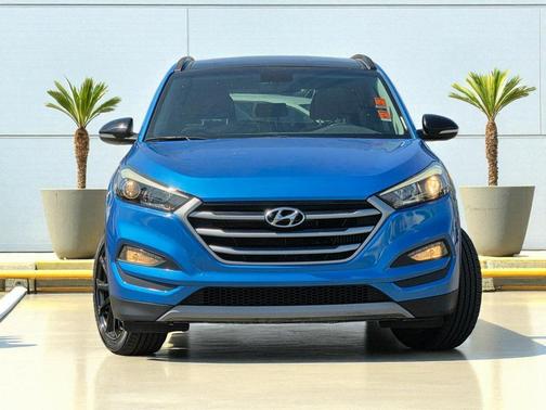 2017 Hyundai TUCSON Night