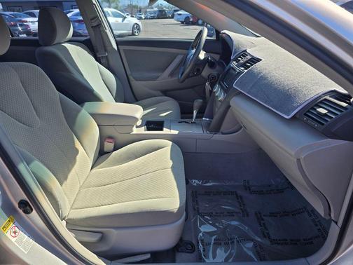 Classic Silver Metallic 2008 Toyota Camry LE