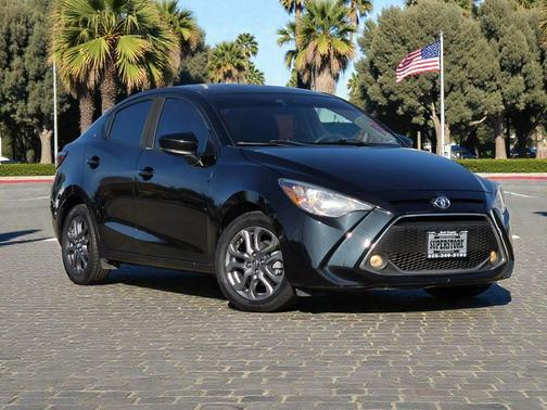 2019 Toyota Yaris Sedan LE