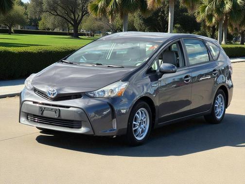 2017 Toyota Prius v Four