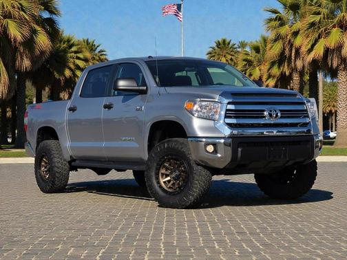 2017 Toyota Tundra SR5