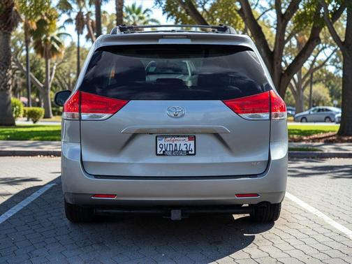 2011 Toyota Sienna XLE