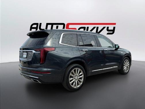 Wilder Metallic 2022 Cadillac XT6 Premium Luxury AWD