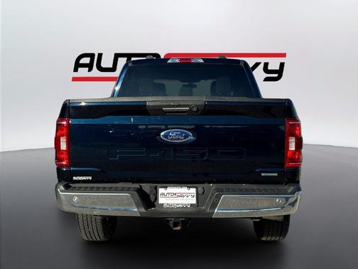 Blue Metallic 2022 Ford F-150 XLT