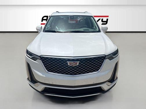 Crystal White Tri-Coat 2024 Cadillac XT6 Premium Luxury FWD