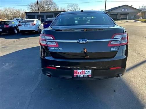 2018 Ford Taurus SEL