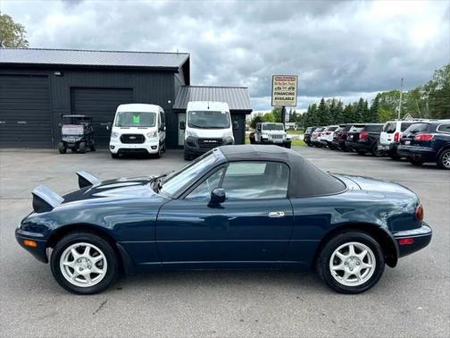 1996 Mazda MX-5 Miata 2dr Convertible Base Manual