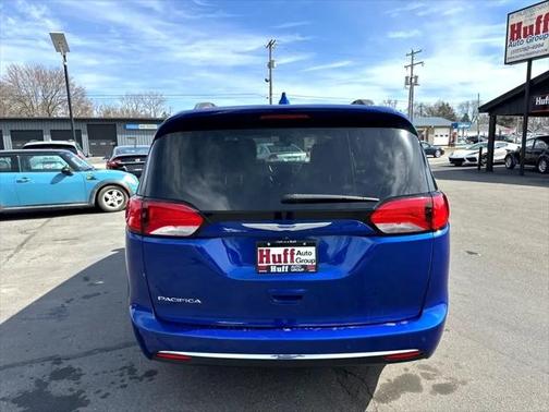 2018 Chrysler Pacifica Touring-L