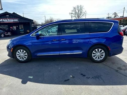 2018 Chrysler Pacifica Touring-L
