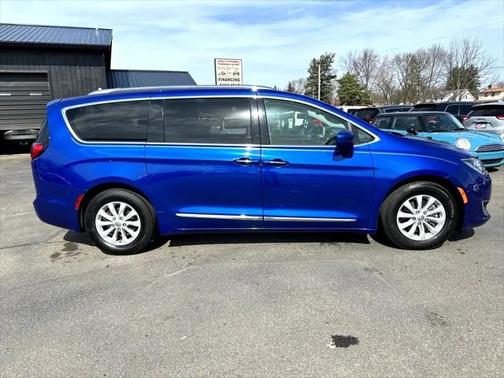 2018 Chrysler Pacifica Touring-L