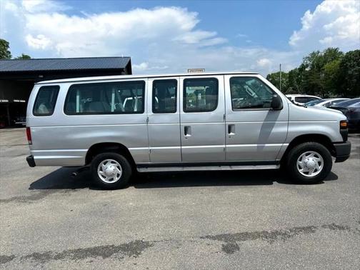 2014 Ford E350 Super Duty XL