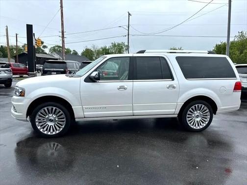 2017 Lincoln Navigator Select