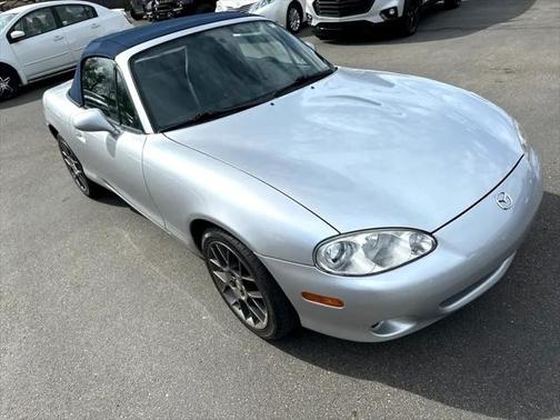 2004 Mazda MX-5 Miata Cloth
