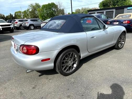 2004 Mazda MX-5 Miata Cloth