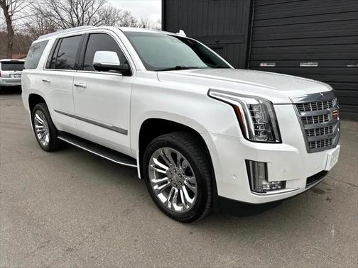 2018 Cadillac Escalade Luxury