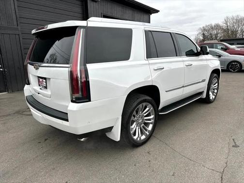 2018 Cadillac Escalade Luxury