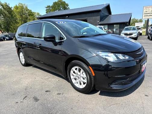 2023 Chrysler Voyager LX