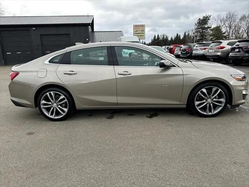 2022 Chevrolet Malibu FWD LT