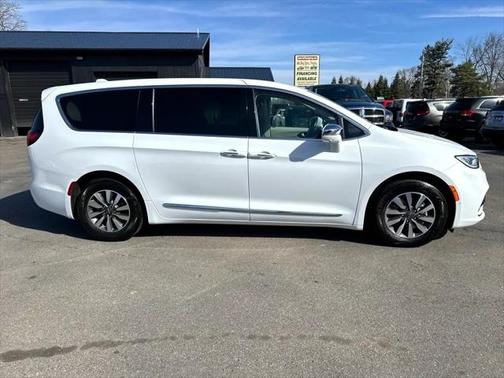 2022 Chrysler Pacifica Hybrid Limited