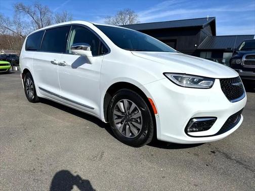 2022 Chrysler Pacifica Hybrid Limited