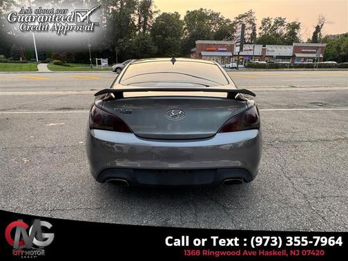 2010 Hyundai Genesis Coupe 2.0T Premium