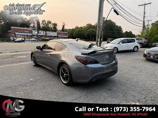 2010 Hyundai Genesis Coupe 2.0T Premium