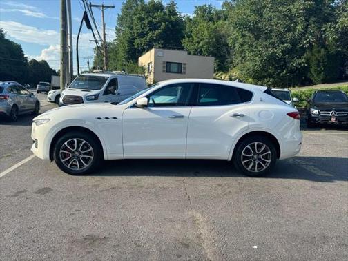 2017 Maserati Levante Base