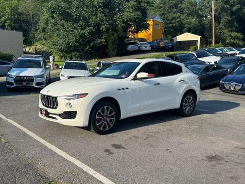 2017 Maserati Levante Base
