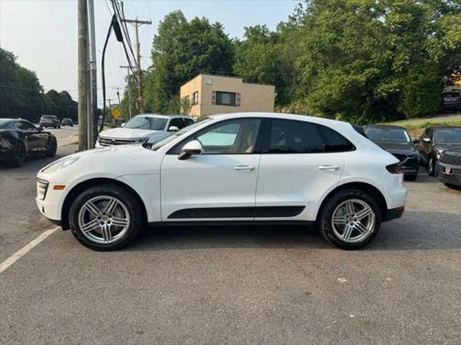 2017 Porsche Macan Base