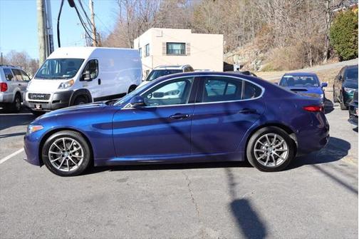 2018 Alfa Romeo Giulia Base