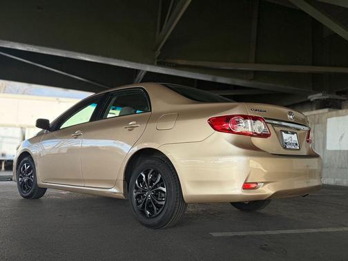 2011 Toyota Corolla LE