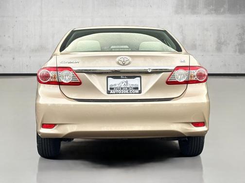2011 Toyota Corolla LE