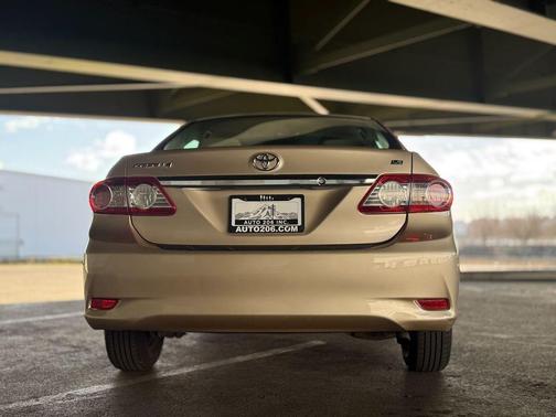 2011 Toyota Corolla LE