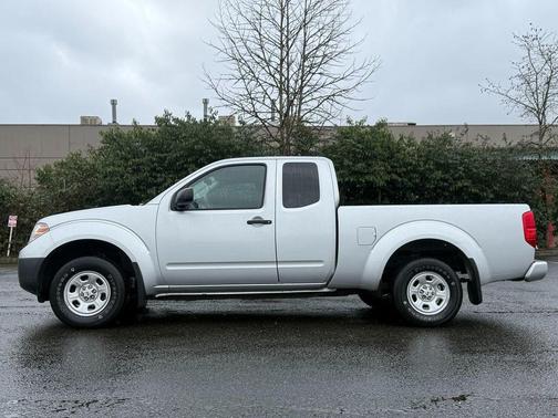 Brilliant Silver 2018 Nissan Frontier S