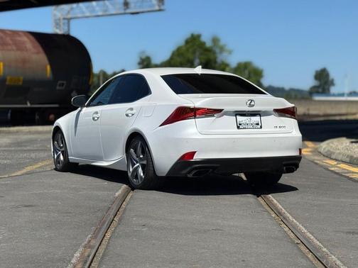 Eminent White Pearl 2018 Lexus IS 300