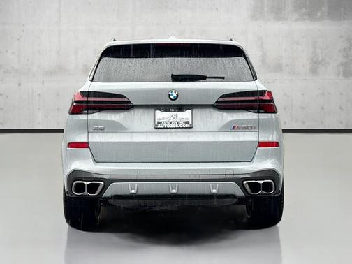 2025 BMW X5 M60i