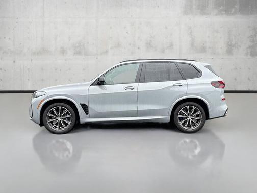 2025 BMW X5 M60i