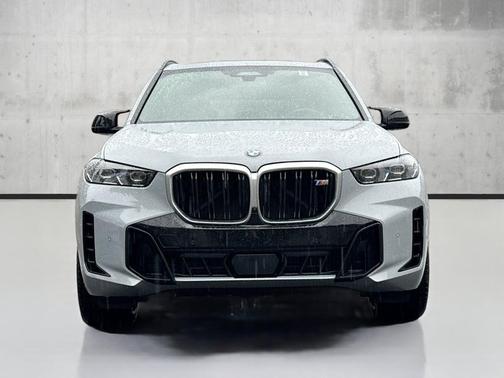 2025 BMW X5 M60i