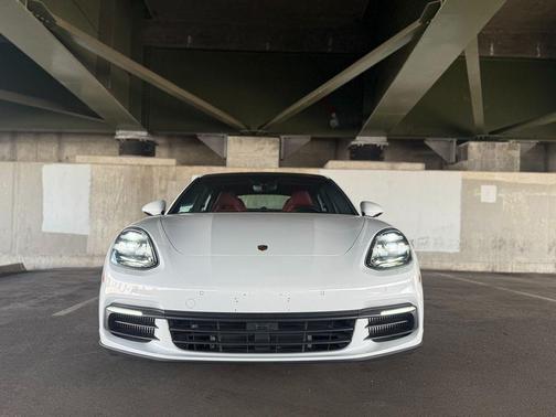 2019 Porsche Panamera 4
