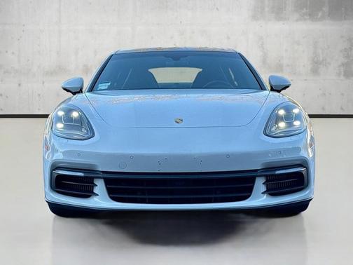 2019 Porsche Panamera 4