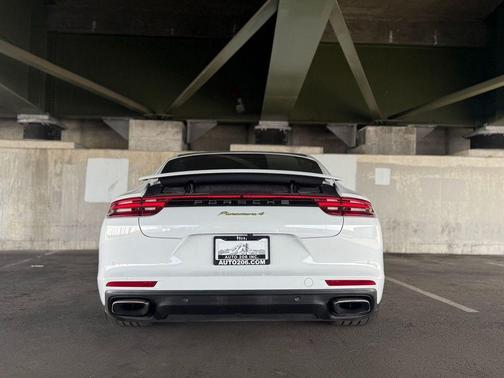 2019 Porsche Panamera 4